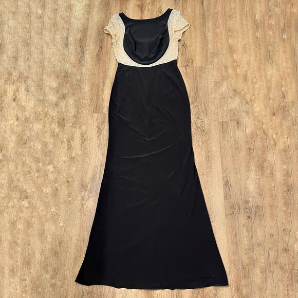 Xscape Black Short Sleeve Beaded Illusion Mesh & Jersey Gown Size‎ 2 Cocktail - Picture 8 of 10